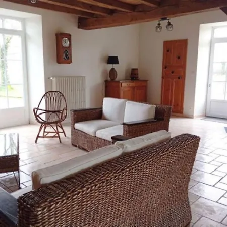 Le Grand Puy Loup, Proche Puydufou Nyaraló *